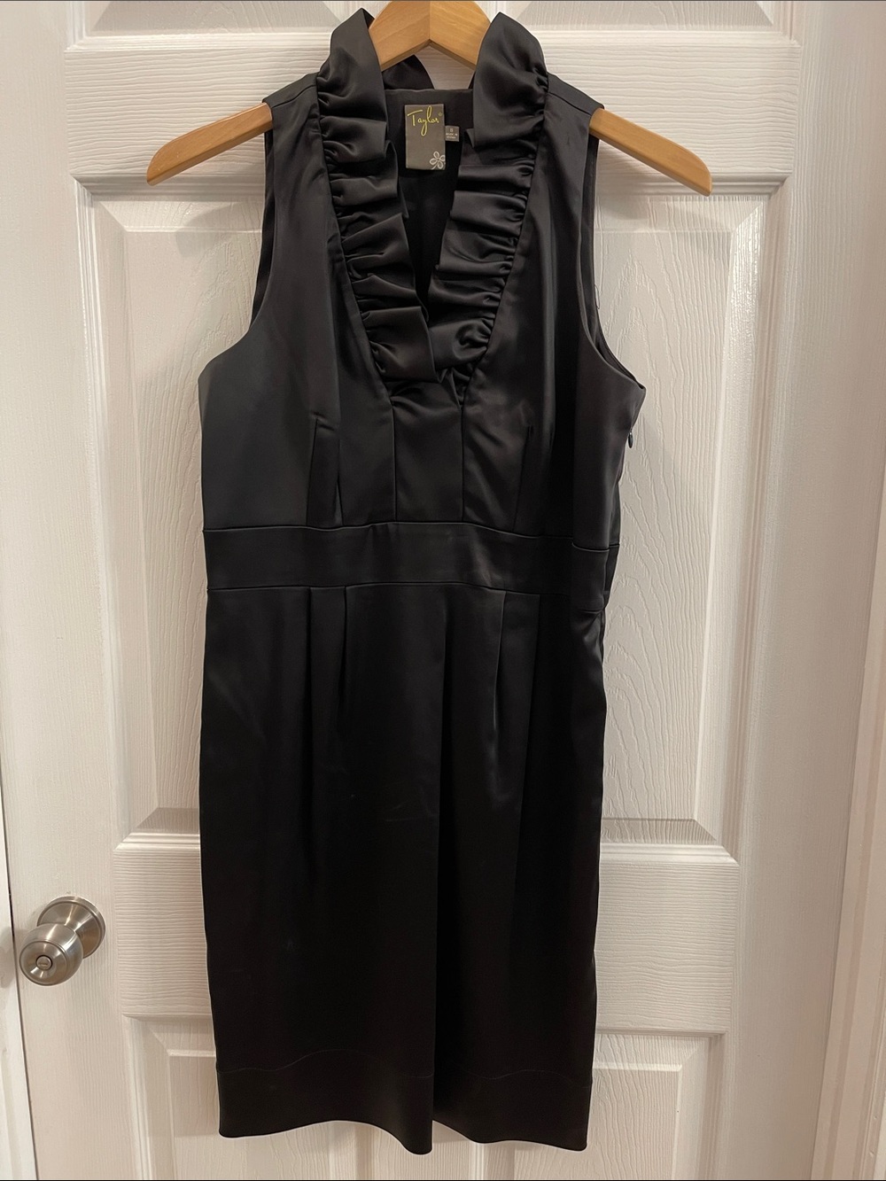 Taylor Black Sleeveless Ruffle V-Neck Midi Dress Size 8